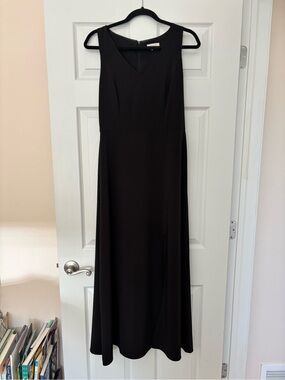 Roolee Black V-Neck Maxi Dress